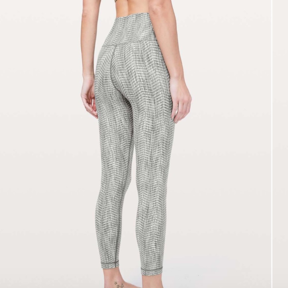 Lululemon Wunder Under High-Rise 7/8 Tight *Full-On Luxtreme 25" leggings